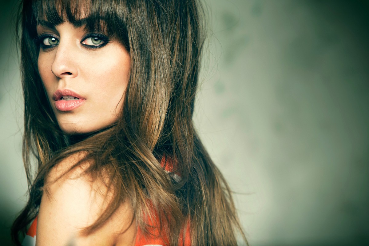 Tengo por nombre Luna y soy una joven venezolana de cuerpo estilizado y exquisito saber estar